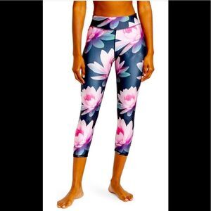 Terez 3 tall band leggings glitter capri elastic banded waist size L, NWT